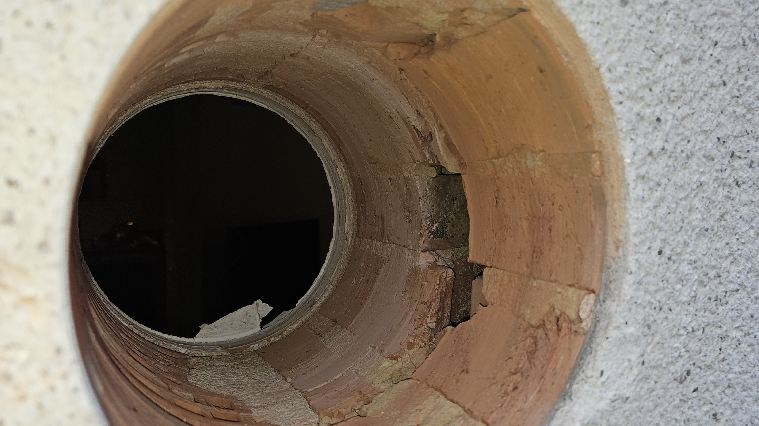 Schornsteinbau Bohrloch