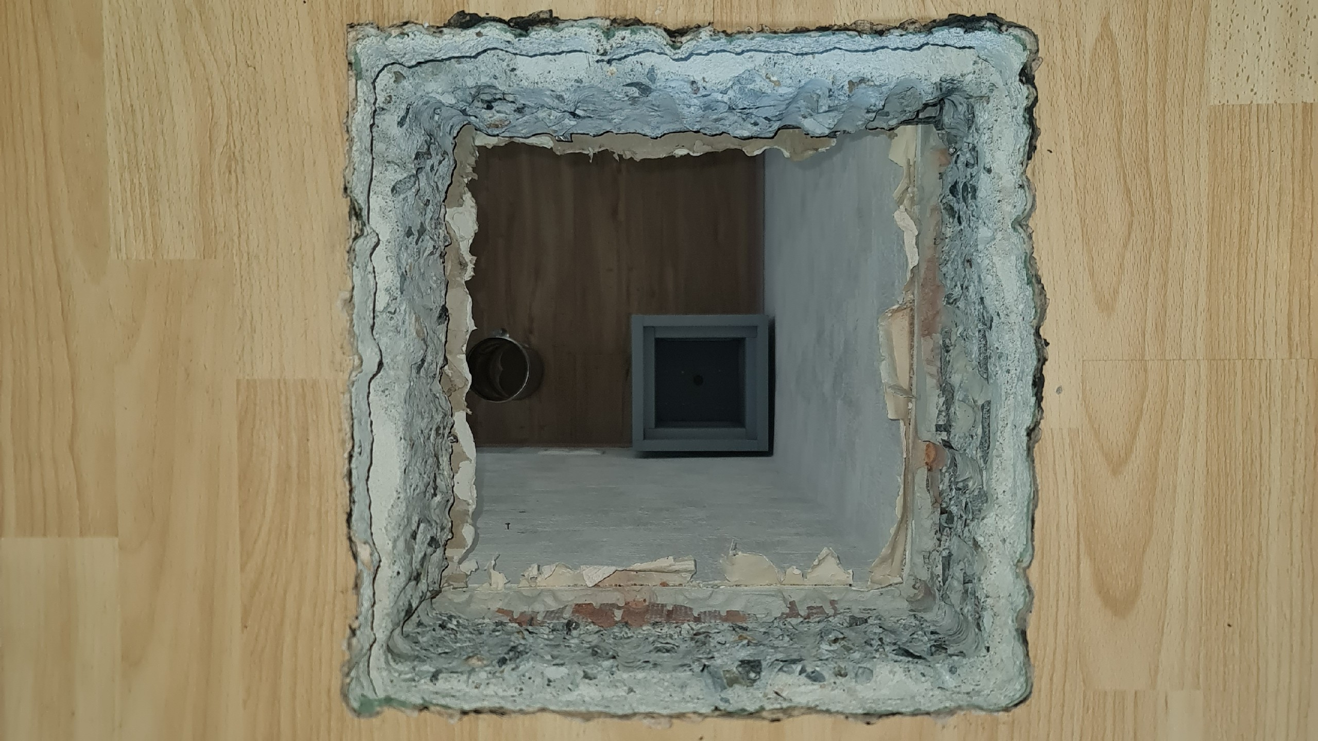 Schornsteinbau Loch durch Geschossdecke