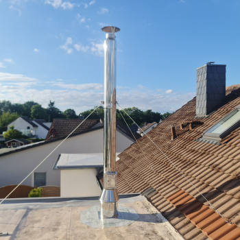 Kaminrohr hoch Edelstahl auf Dach